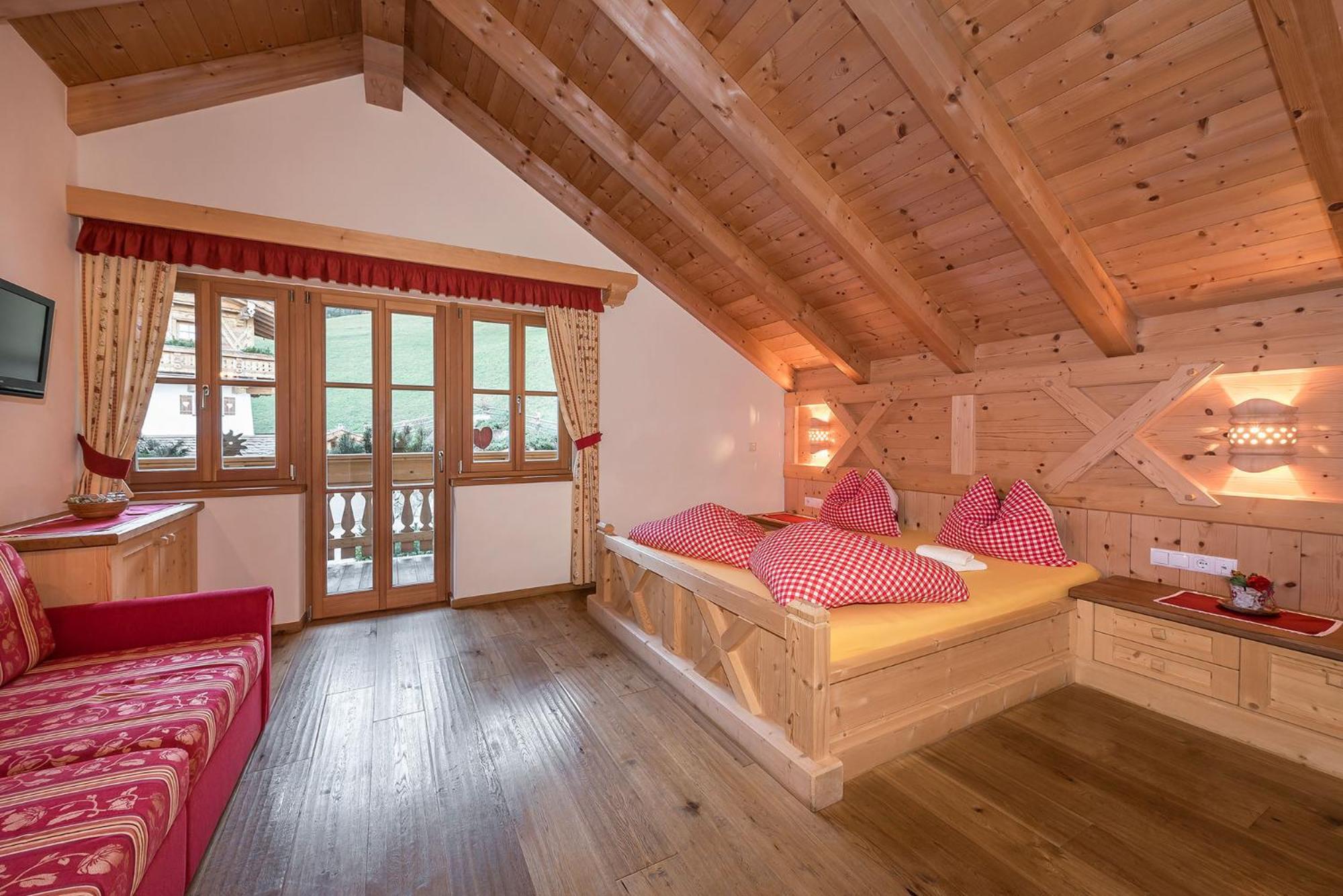 Chalets Almdorf Haidenberg Brunico Ruang foto