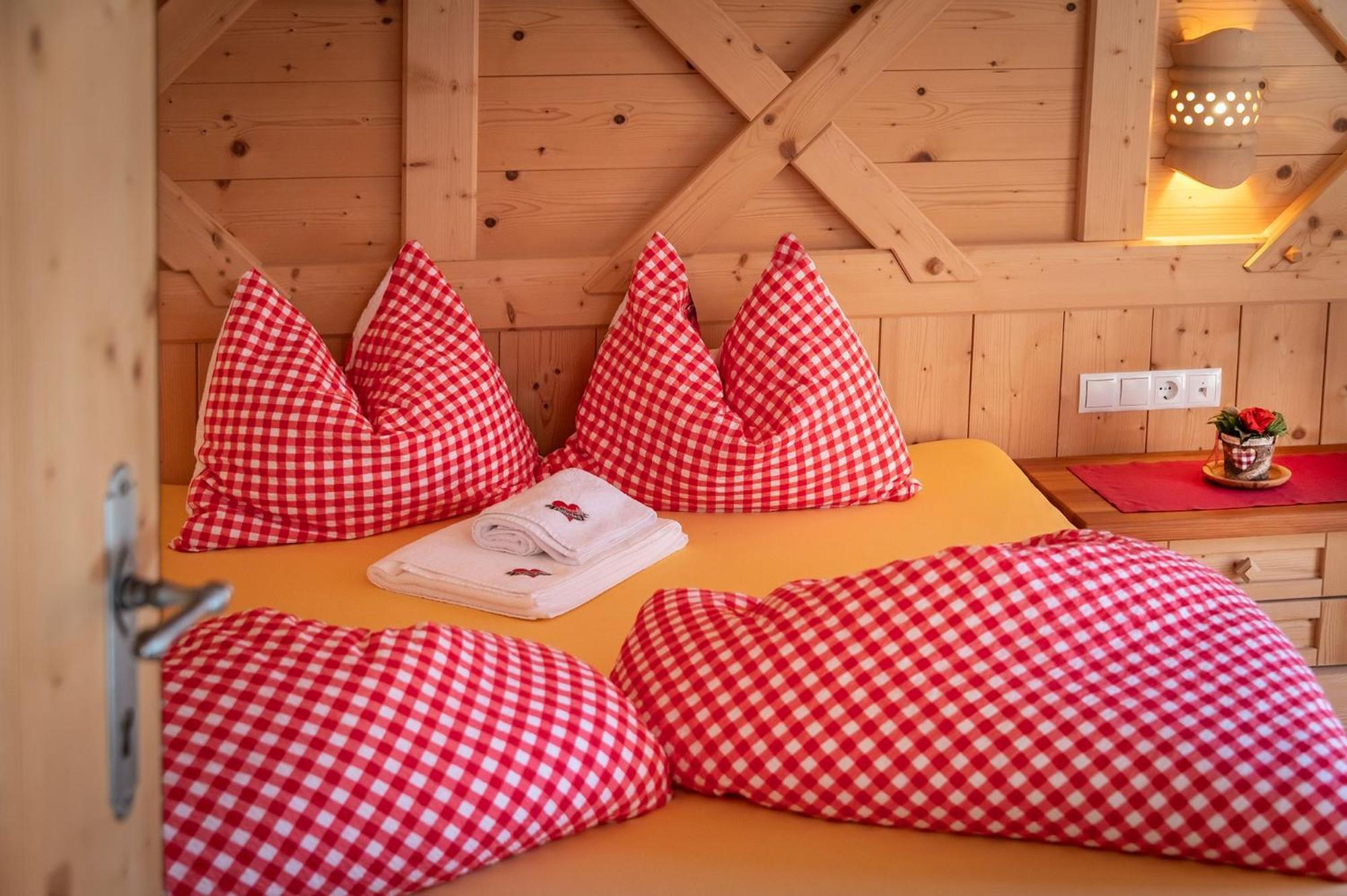 Chalets Almdorf Haidenberg Brunico Ruang foto