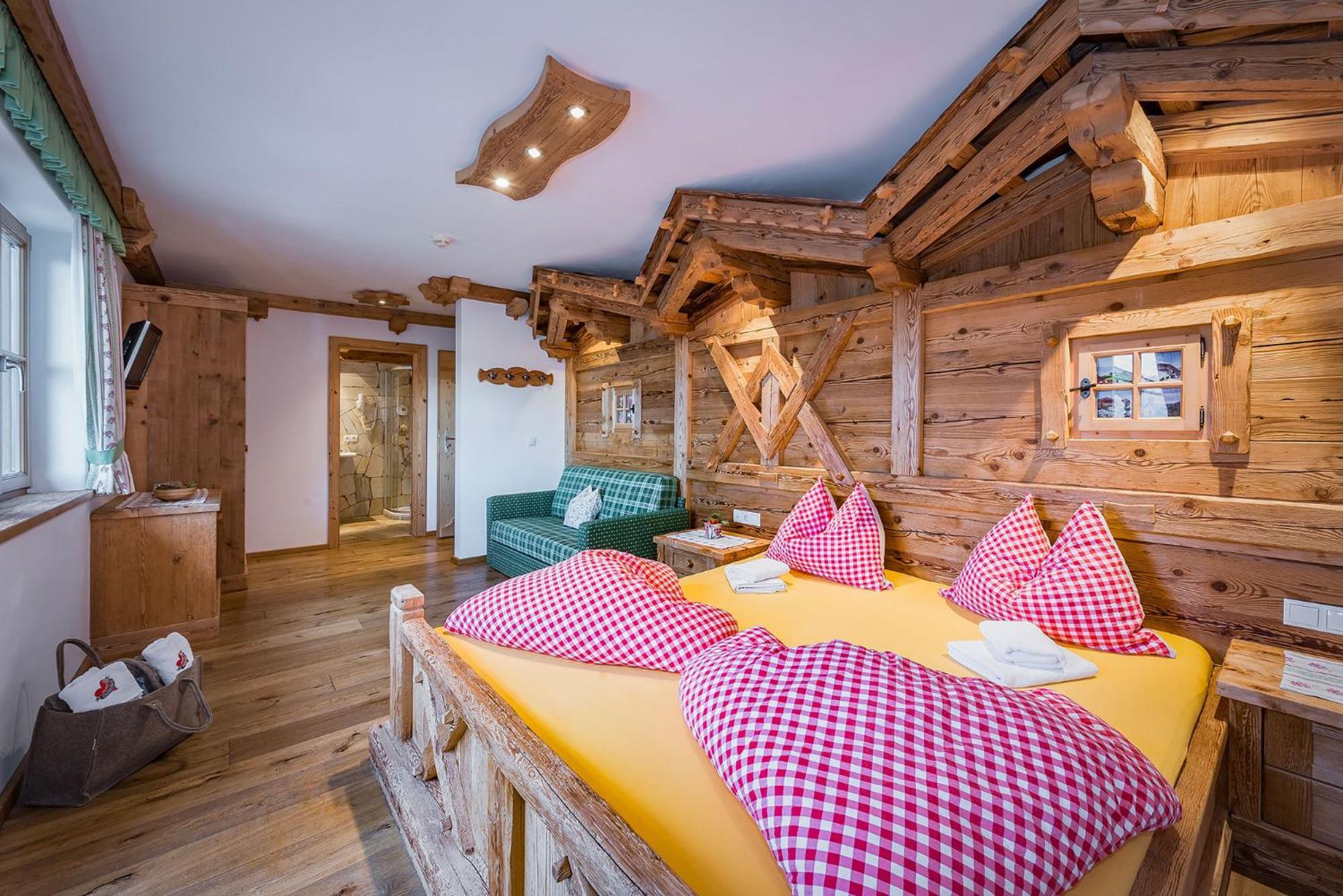 Chalets Almdorf Haidenberg Brunico Ruang foto