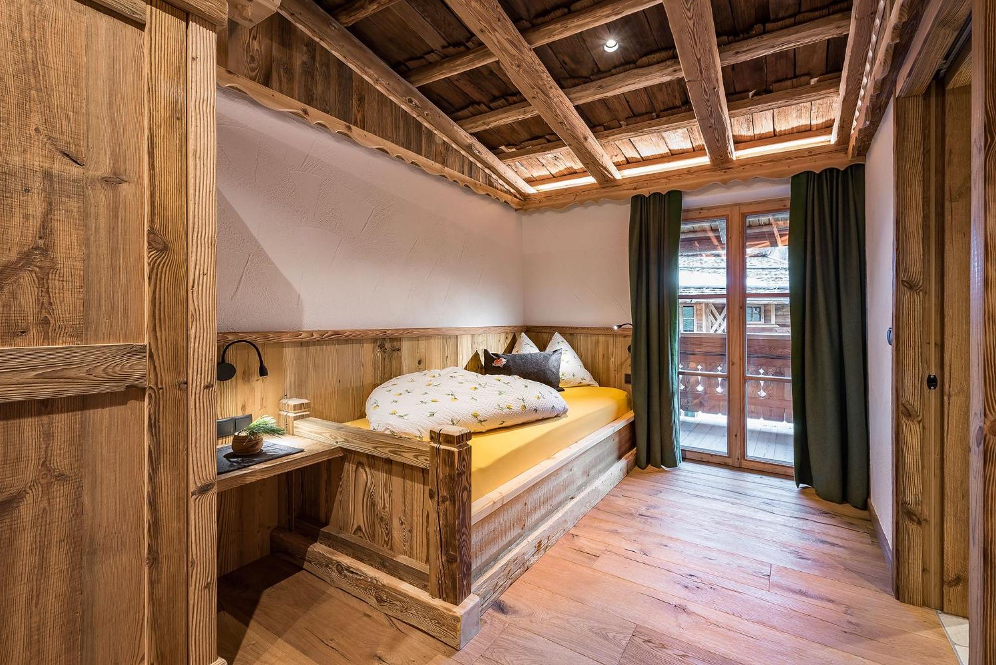 Chalets Almdorf Haidenberg Brunico Ruang foto